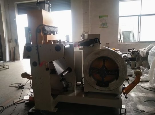 Automatic PLC Foil Winding Cold Welding Machine